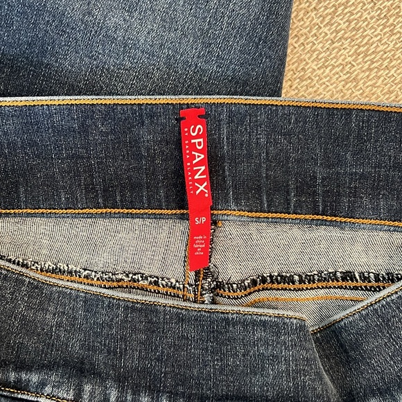 Like New SPANX Distressed Denim Leggings Size S/P - Picture 6 of 7